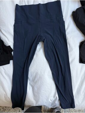 Athleta Salutation Stash 7/8 Leggings